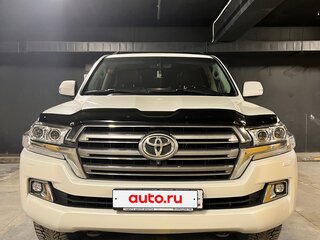 2016 Toyota Land Cruiser 200 Series Рестайлинг 2, белый, 5900000 рублей, вид 3
