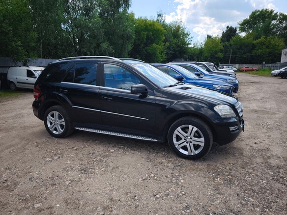 2010 Mercedes-Benz M-Класс 350 II (W164) Рестайлинг, чёрный, 970000 рублей - вид 5