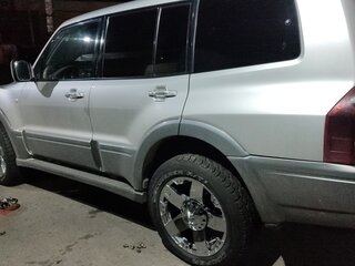 2003 Mitsubishi Pajero III Рестайлинг, серебристый, 1200000 рублей, вид 4