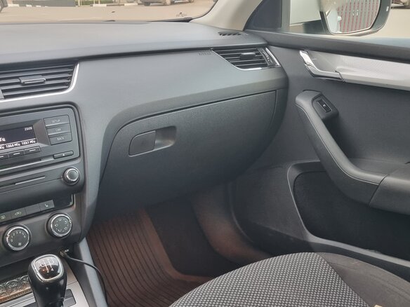 2014 Skoda Octavia III (A7), белый, 800000 рублей - вид 11