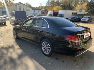 2020 Mercedes-Benz E-Класс 220 d V (W213, S213, C238), чёрный, 2400000 рублей, вид 3