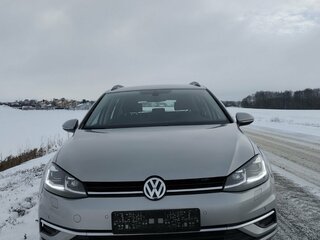 2018 Volkswagen Golf VII Рестайлинг, серебристый, 1515000 рублей, вид 2
