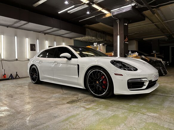 2021 Porsche Panamera 4S Sport Turismo II Рестайлинг, белый, 12000000 рублей - вид 4