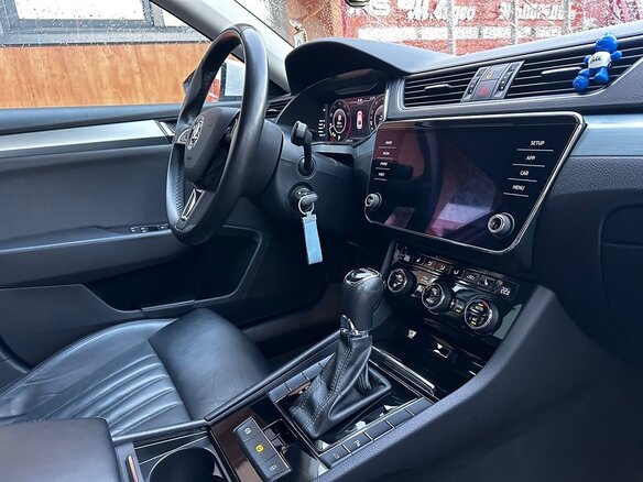 2019 Skoda Superb III, белый, 1850000 рублей - вид 9