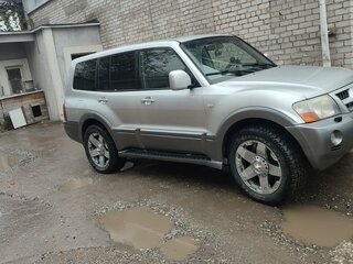 2003 Mitsubishi Pajero III Рестайлинг, серебристый, 1200000 рублей, вид 3