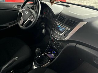 2014 Hyundai Solaris I Рестайлинг, белый, 1100000 рублей, вид 5