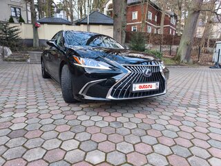 2022 Lexus ES 300h VII Рестайлинг, чёрный, 5350000 рублей, вид 2