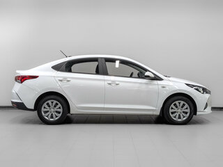 2022 Hyundai Solaris II Рестайлинг, белый, 1680000 рублей, вид 4