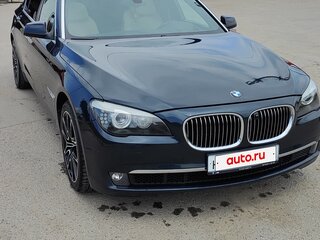 2009 BMW 7 серии Long 740Li V (F01/F02/F04), синий, 1850000 рублей, вид 2