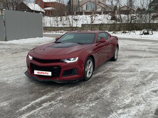 2020 Chevrolet Camaro VI Рестайлинг, красный, 2800000 рублей, вид 2