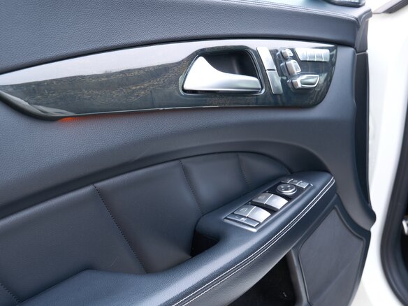 2015 Mercedes-Benz CLS 400 II (C218) Рестайлинг, белый, 4000000 рублей - вид 14