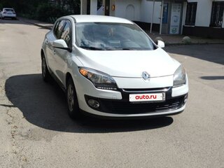 2013 Renault Megane III Рестайлинг, белый, 820000 рублей, вид 3