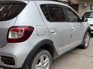 2016 Renault Sandero Stepway II, серебристый, 900000 рублей, вид 3