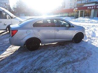 2013 Chevrolet Aveo II, серебристый, 495000 рублей, вид 4