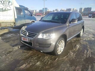 2008 Volkswagen Touareg I Рестайлинг, серый, 900000 рублей, вид 3