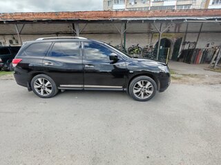 2014 Nissan Pathfinder IV, чёрный, 2100000 рублей, вид 3