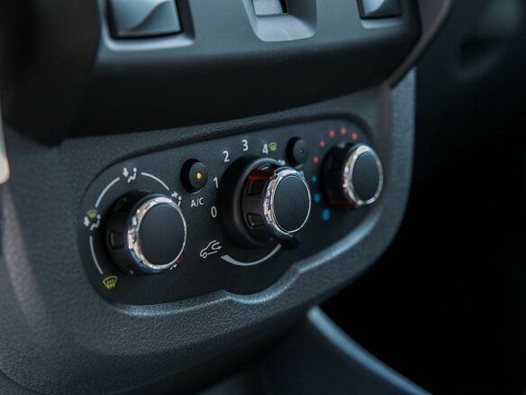2026 Lada (ВАЗ) Largus I Рестайлинг, серебристый - вид 17