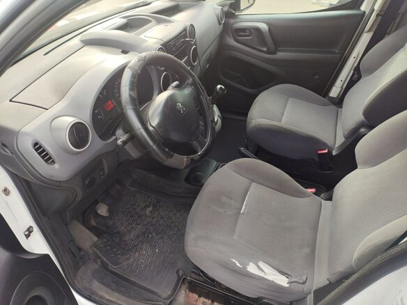 2013 Peugeot Partner, белый, 600000 рублей - вид 12
