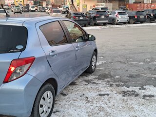2013 Toyota Vitz III (XP130), голубой, 860000 рублей, вид 3