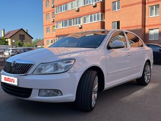 2013 Skoda Octavia II (A5) Рестайлинг, белый, 1200000 рублей, вид 1