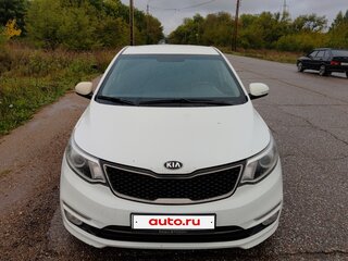 2016 Kia Rio III Рестайлинг, белый, 850000 рублей, вид 2
