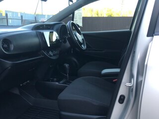 2019 Toyota Vitz III (XP130) Рестайлинг 2, серый, 1000000 рублей, вид 5