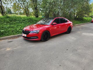 2020 Skoda Superb III Рестайлинг, красный, 2800000 рублей, вид 2