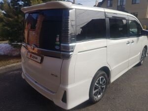 2019 Toyota Noah III (R80) Рестайлинг, белый, 2850000 рублей, вид 3