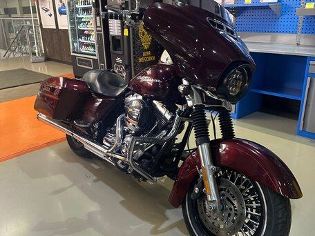 2014 Harley-Davidson Street Glide, красный, 1050000 рублей, вид 1