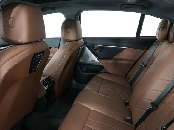 2025 BMW 5 серии Long 530Li xDrive VIII (G60/G61/G68), белый, 9900000 рублей - вид 18