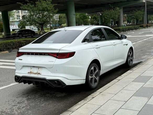 2022 Geely Emgrand L I, белый - вид 5