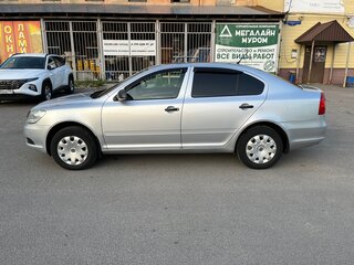 2011 Skoda Octavia II (A5) Рестайлинг, серебристый, 750000 рублей, вид 3