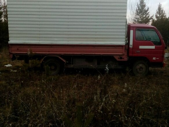 1990 Mazda Titan, красный, 950000 рублей - вид 2