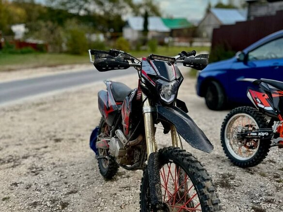 2023 BSE Z3, красный, 120000 рублей