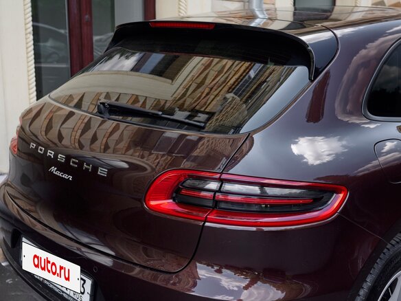 2018 Porsche Macan I, коричневый, 4950000 рублей - вид 17
