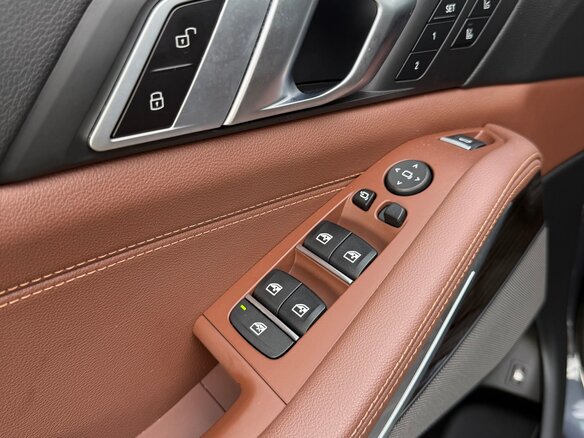 2020 BMW X5 45e IV (G05/G18), серый - вид 13