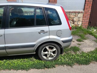 2008 Ford Fusion I Рестайлинг, серебристый, 300000 рублей, вид 5