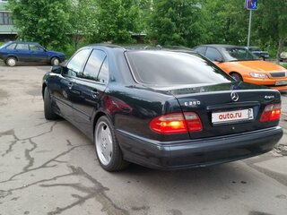 2000 Mercedes-Benz E-Класс 280 II (W210, S210) Рестайлинг, синий, 1350000 рублей, вид 4