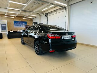 2016 Toyota Camry VII (XV50) Рестайлинг, чёрный, 2749900 рублей, вид 4