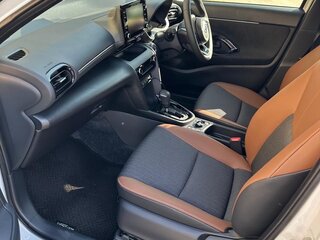 2023 Toyota Yaris Cross I, белый, 2700000 рублей, вид 5
