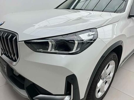2023 BMW X1 Long 20Li sDrive III (U11/U12), белый, 2266000 рублей, вид 3