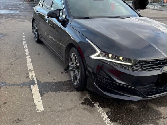2021 Kia K5 III, чёрный, 2900000 рублей - вид 3