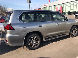 2018 Lexus LX 450d III Рестайлинг 2, серебристый, 10500000 рублей, вид 2