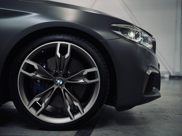 2019 BMW 5 серии M550i xDrive VII (G30/G31/G38), чёрный, 5990000 рублей - вид 17