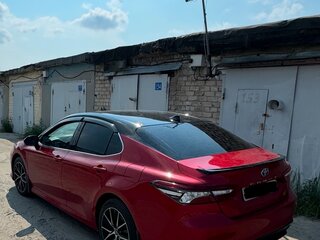 2021 Toyota Camry VIII (XV70) Рестайлинг, красный, 3742140 рублей, вид 4