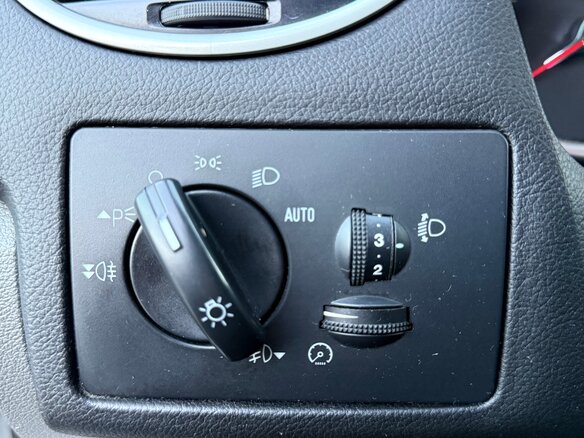 2009 Ford Focus II Рестайлинг, серебристый, 650000 рублей - вид 14