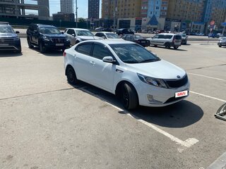 2014 Kia Rio III, белый, 880000 рублей, вид 1