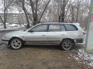 1995 Toyota Caldina I Рестайлинг, серебристый, 100000 рублей, вид 4