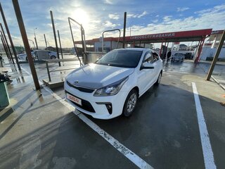 2017 Kia Rio IV, белый, 1100000 рублей, вид 3