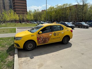2020 Renault Logan II Рестайлинг, жёлтый, 350000 рублей, вид 3